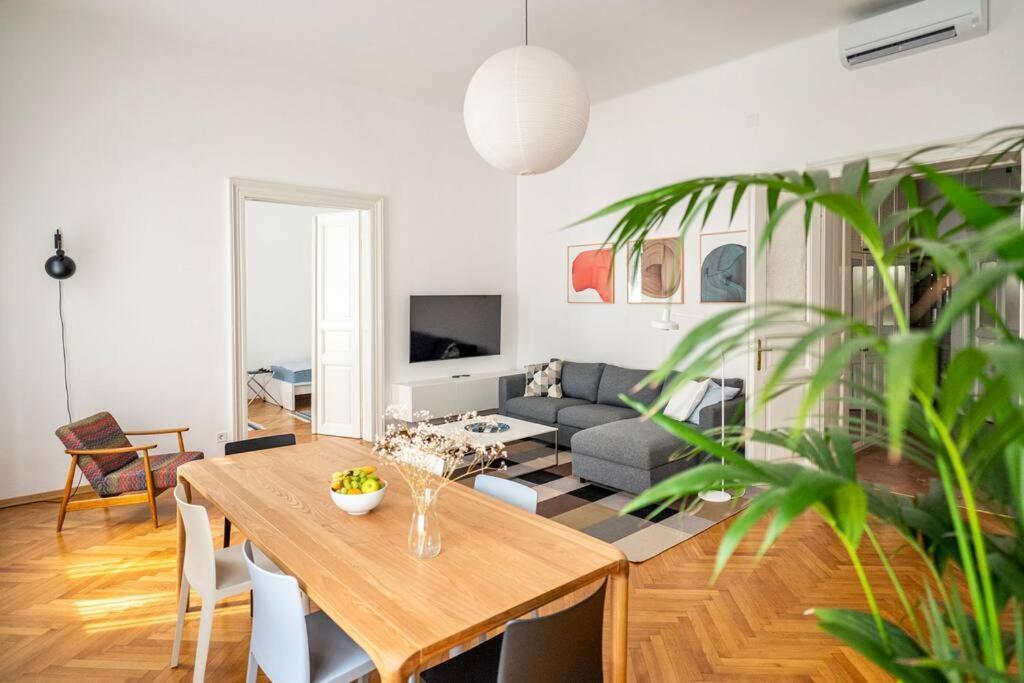 Apartment Herzer Zagreb Exterior foto